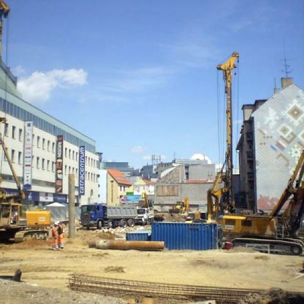 Hotel a administratívna budova Vysoká ul., Bratislava